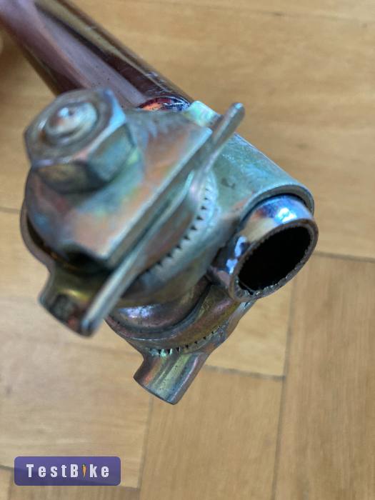 250x25.4 krómozott acél nyeregcső, bilinccsel