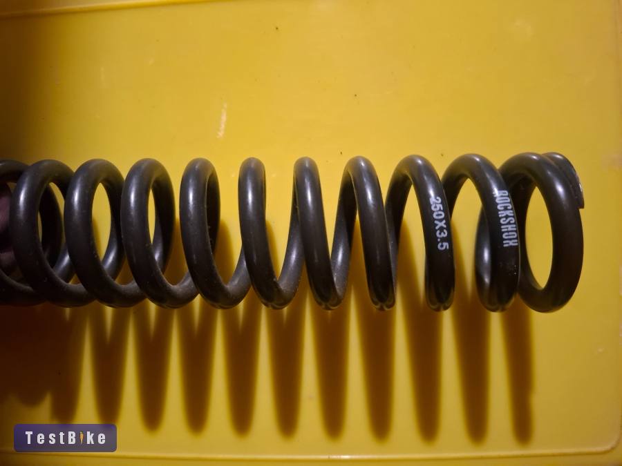 250x3.5 rockshox rugó