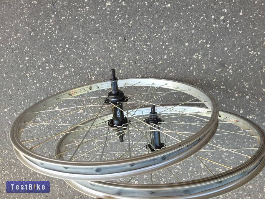 26",20",28" felnifékes alu kerekek.