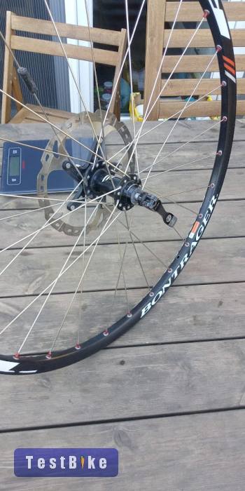26" Bontrager RL első kerék 180-as tárcsával