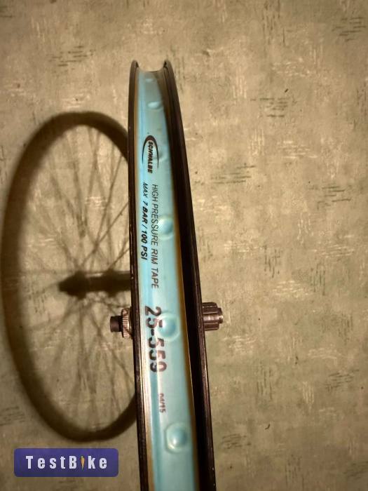 26" Mach1 Mad felni + Shimano Zee FH-M640 agy + DT küllők