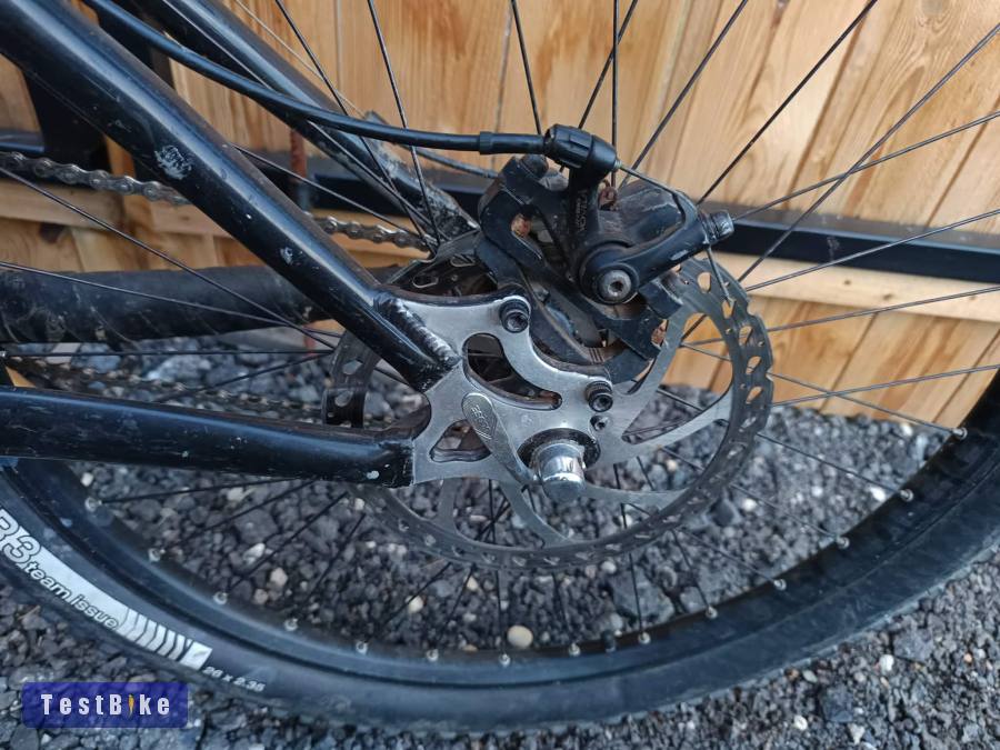 26os m-es vázméretű dirt jumper bicikli
