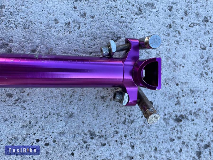 27,2mm-es átmérővel nyeregcső hátranyúlás 0mm 300mm hosszal 