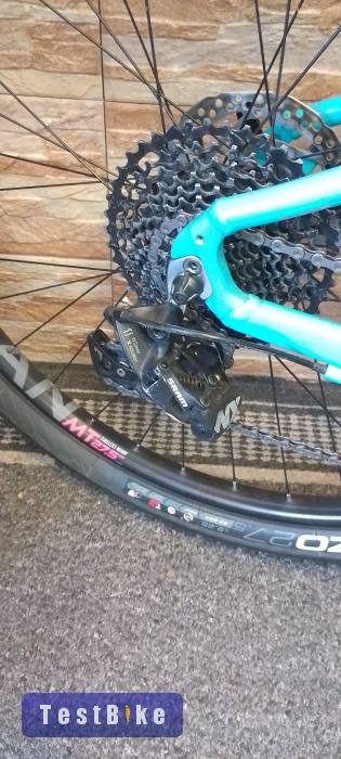 27.5” alacsony vázas hardtail MTB 