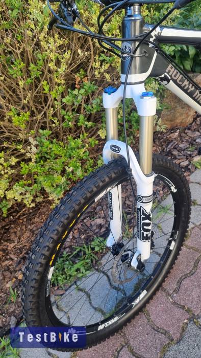 27.5" Rocky Mountain Altitude 750 MSL Karbon