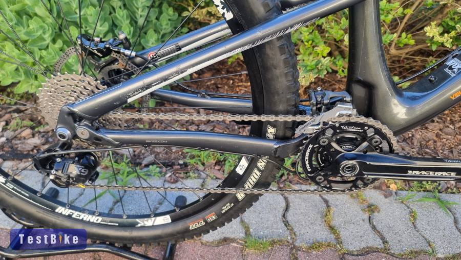 27.5" Rocky Mountain Altitude 750 MSL Karbon
