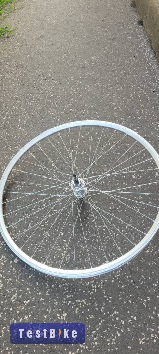 28" (622) kerekek, fekete és ezüst színben.