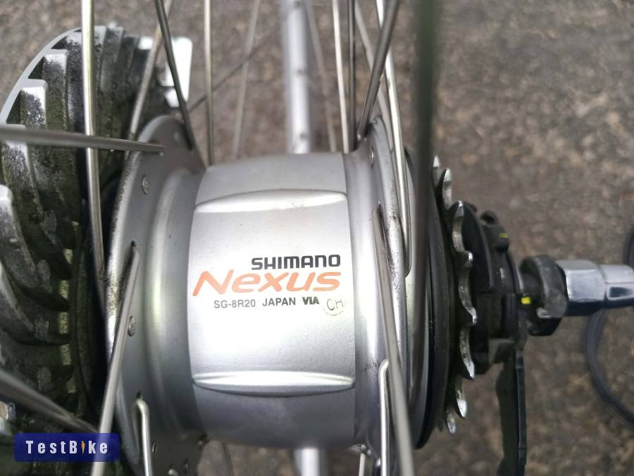 28-as Shimano nexus 8 kerékszett, görgőfékkel.