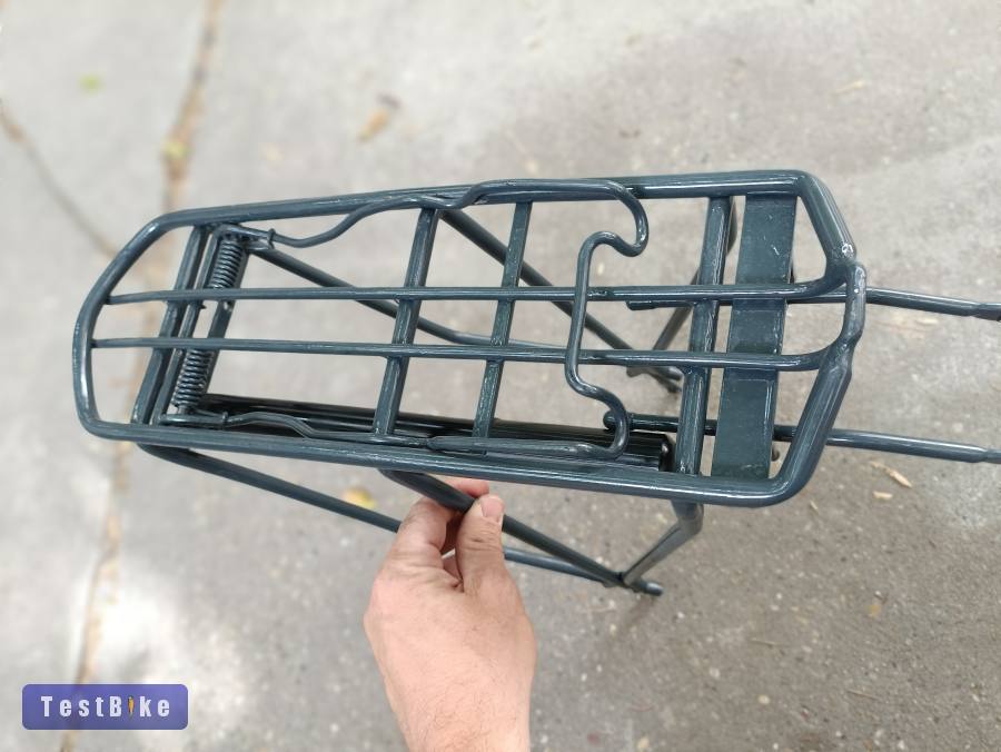 28" KTM csomagtartó gyári pumpával.