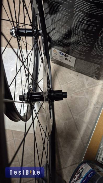 29" Bontrager Kovee TLR Új kerék szett