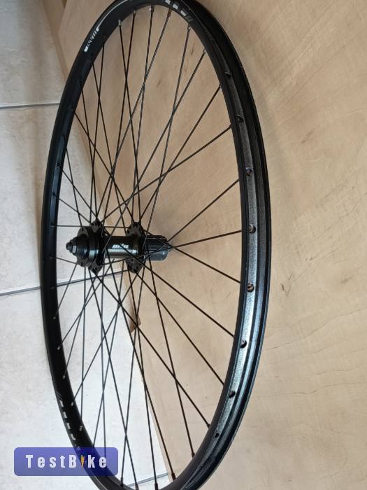 29 ER 622x28 hátsó kerék, MTB vagy Trekking kerékpárokba. 