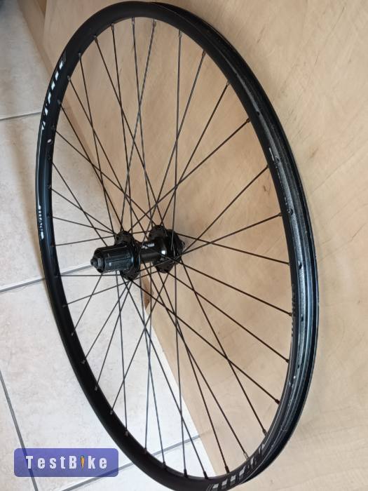 29 ER 622x28 hátsó kerék, MTB vagy Trekking kerékpárokba. 