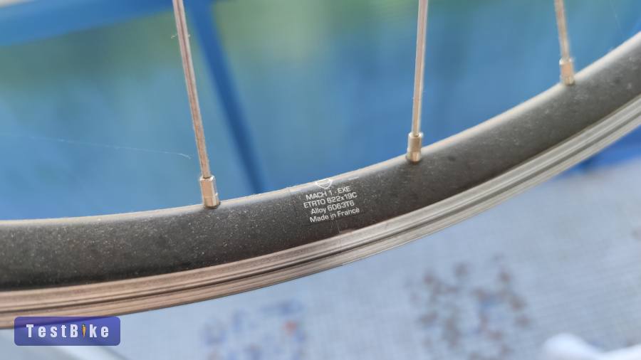 29-er Mach1 exe felni + Shimano agy + Dt küllők