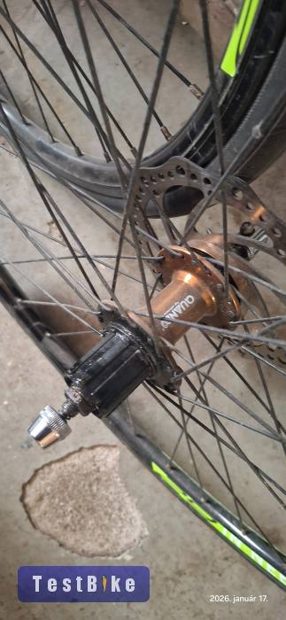 29 es tárcsafékes kerék szett országúti gumival