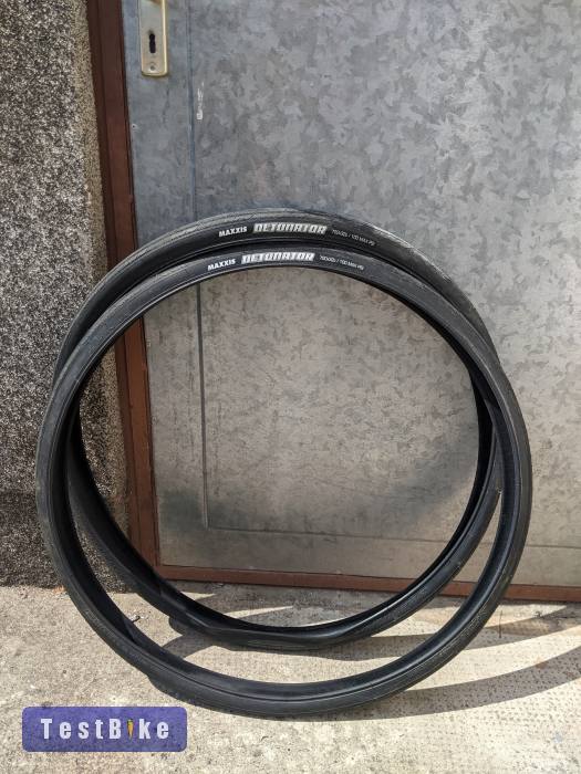 2db Maxxis Detonator 700x32c, Egyszer használt
