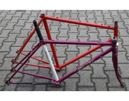 2db országúti versenykerékpár váz szett eladó-gudereit 49 cm