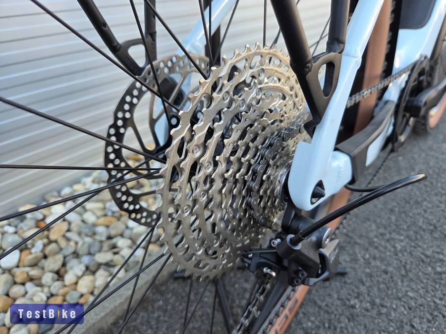 4km Cube női ebike smart bosch cx 85Nm 750Wh L