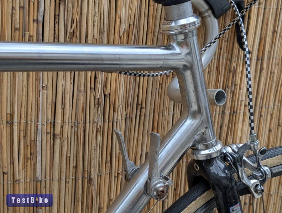 56-os Peruffo, karbon villa.