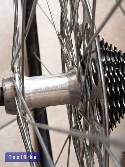 622 -es ( 28 -as ) Trekking hátsó kerék duplafalú Alufelni 