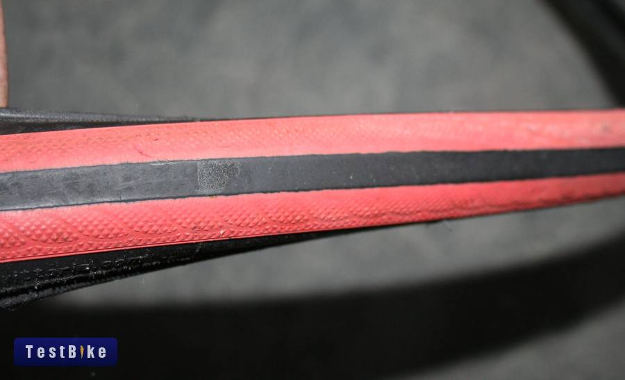 622*23 Michelin és Hutcinson külső gumik