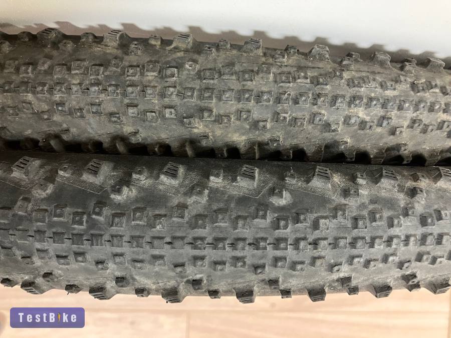 80%-os Schwalbe Thunder Burt LS 29x2.1 párban