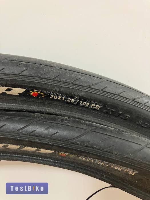 85%-os Maxxis Detonator 26x1.25 külsők párban
