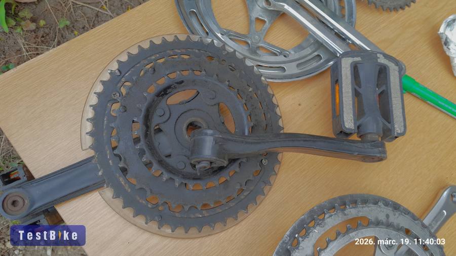 A 80'-as - 2000-es évekből való alkatrészek