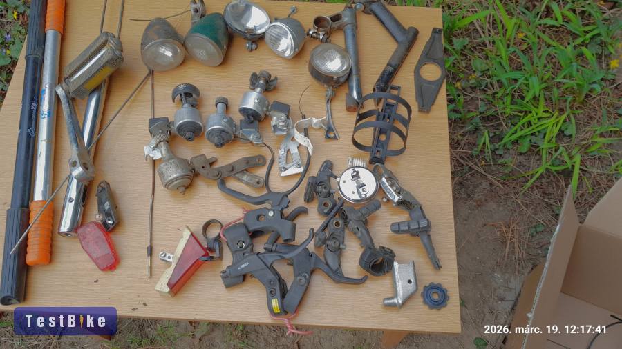 A 80'-as - 2000-es évekből való alkatrészek