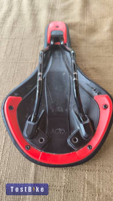 Acid Venec Lite nyereg