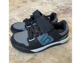 Adidas 5 10 Hellcat 38,2/3-os női spd-s mtb cipő