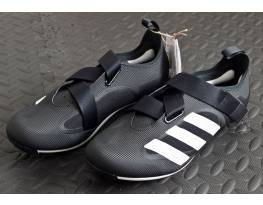 Adidas GX6544 (43 1/3)
