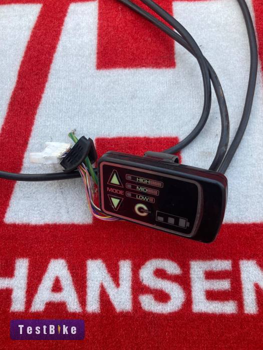 Agydinamós szerelt kerék