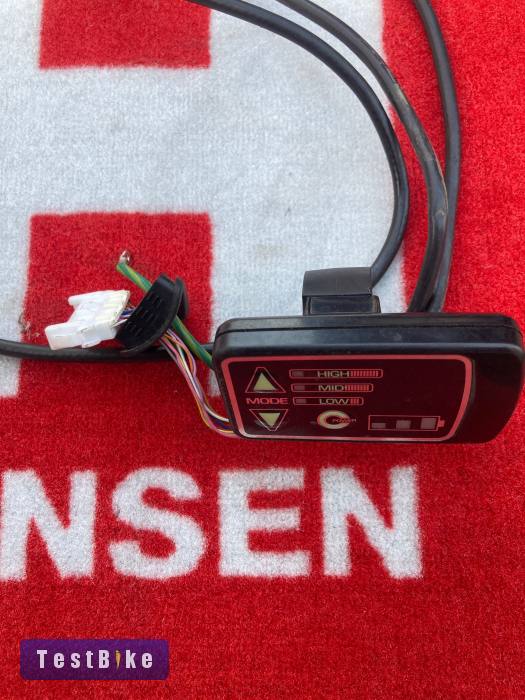 Agydinamós szerelt kerék