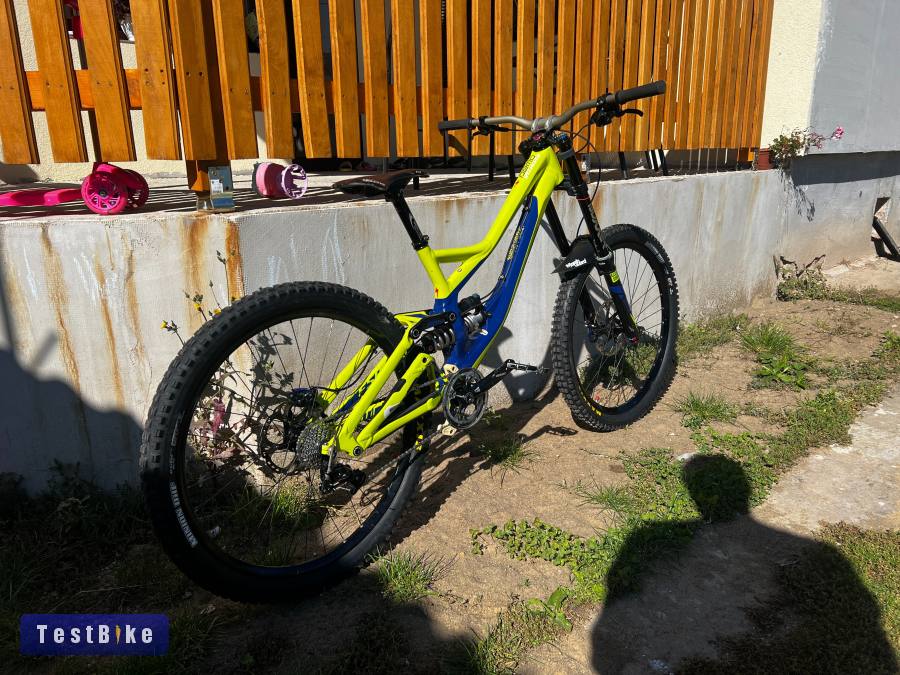 **AKCIÓ** Specialized Demo 8 XL **