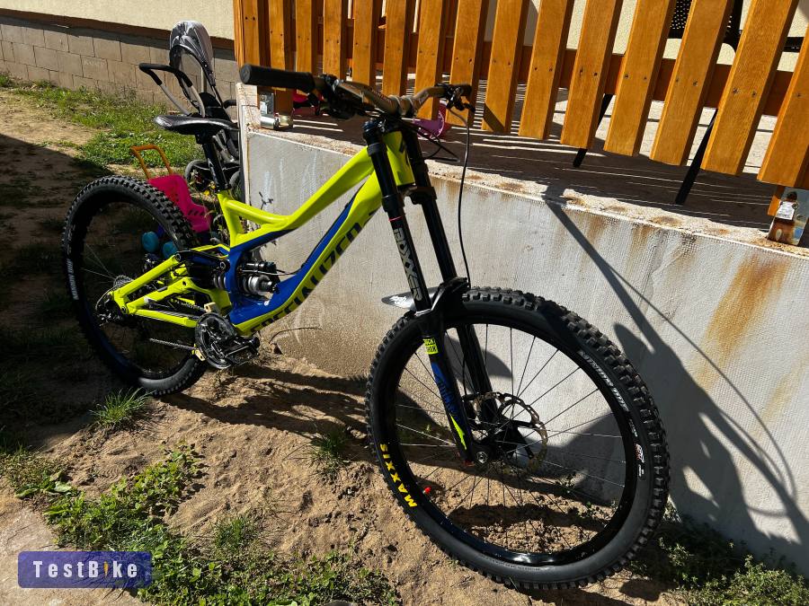 **AKCIÓ** Specialized Demo 8 XL **