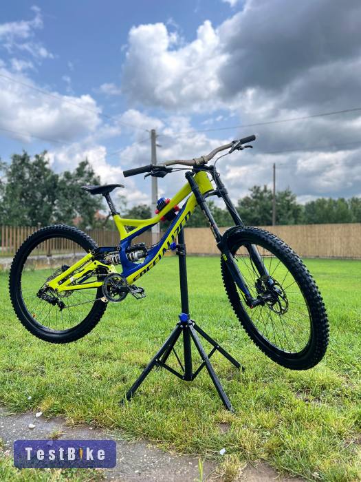 **AKCIÓ** Specialized Demo 8 XL **