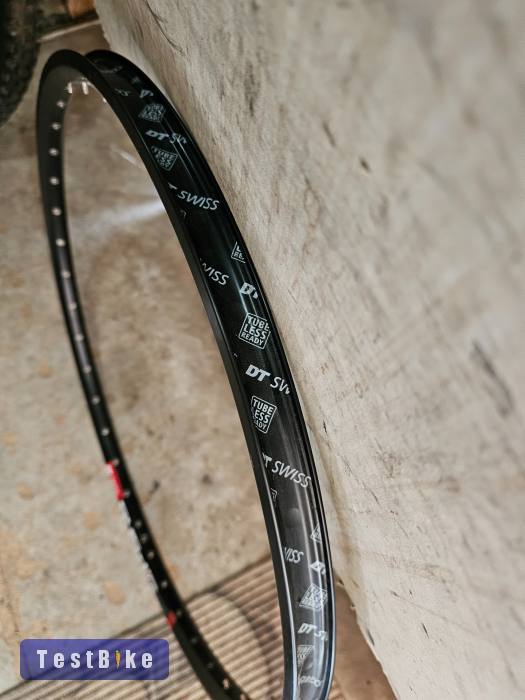 Alig használt DT 545 D 26os felni eladó