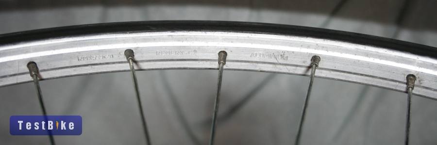 Alu agyas első kerék 26-os monti méret