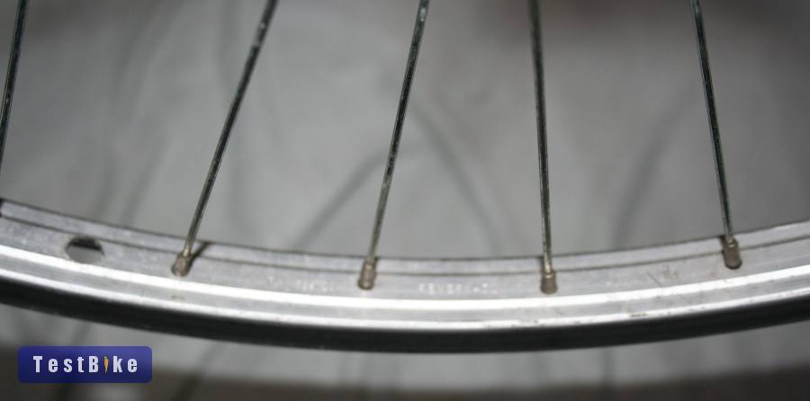 Alu agyas első kerék 26-os monti méret