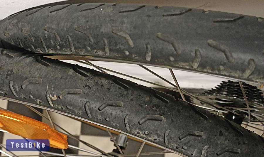 Araya CV-7, Shimano Deore LX fekete agyak 26" kerékszett 