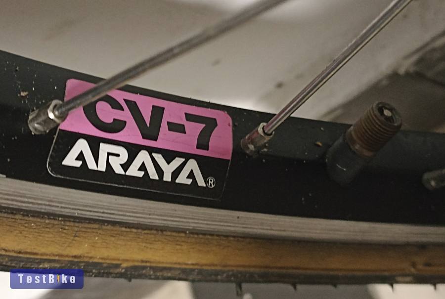 Araya CV-7, Shimano Deore LX fekete agyak 26" kerékszett 
