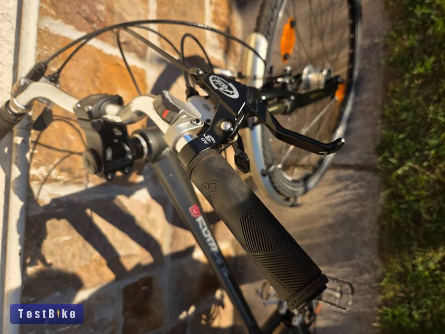 Arinos Subway trekking kerékpár — 28" / 55cm / Shimano XT / 