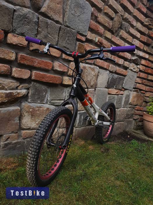 AtomZ triál 20" kerekek