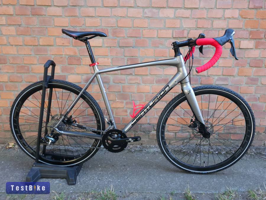 Átütős, carbon villás Centurion Crossfire Gravel 2x10 M / L