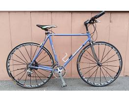 Avenger acél vázas országúti kerékpár