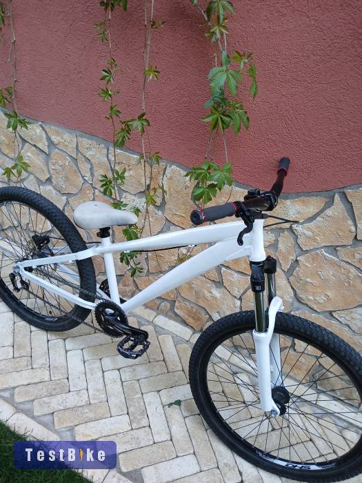 Aztec Impulese dirt jump