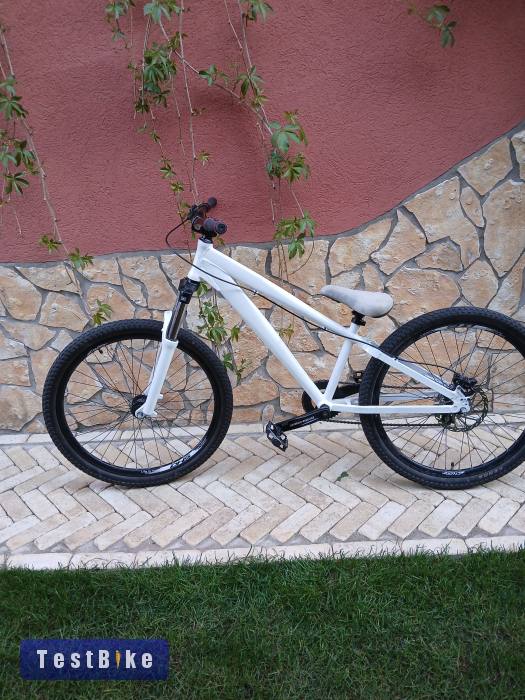 Aztec Impulese dirt jump