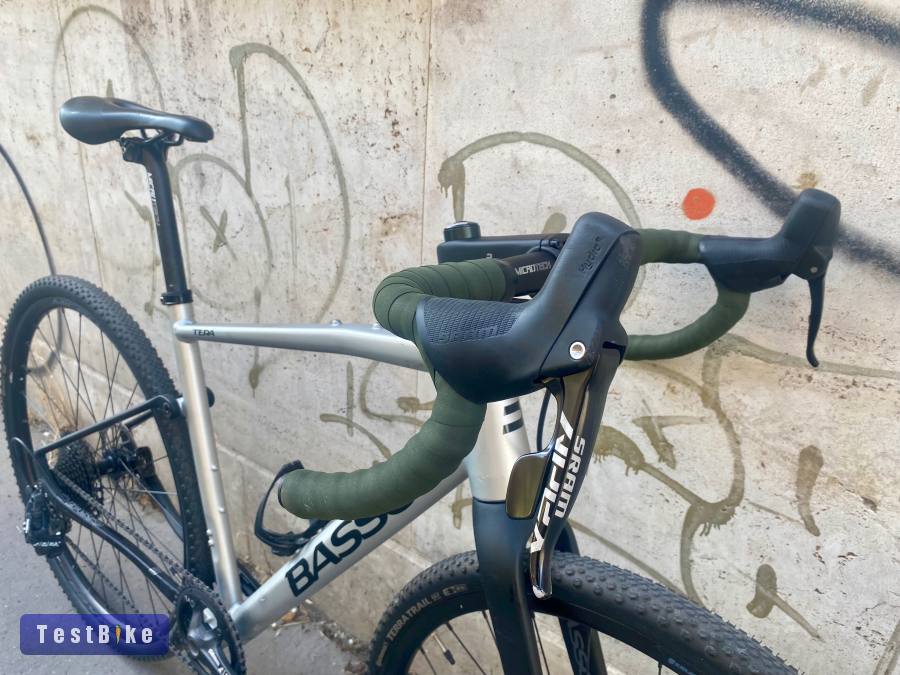 Basso Alu/karbon gravel eladó