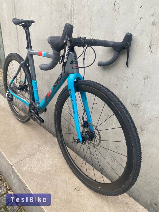 Basso karbon Cyclo/Gravel karbon kerékkel