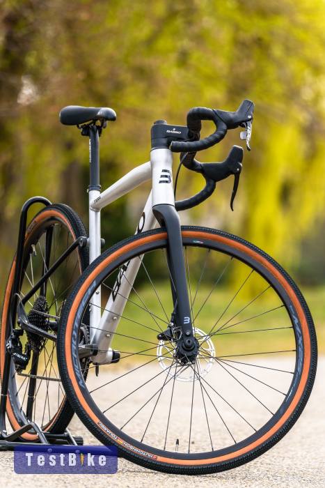 Basso Tera (53) alu-karbon gravel kerékpár